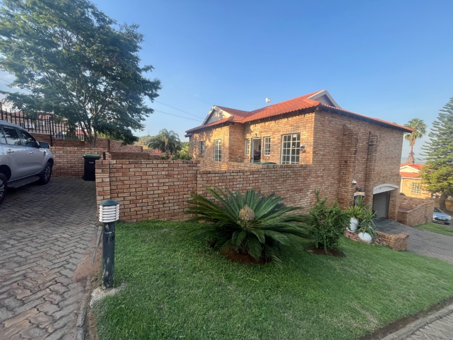4 Bedroom Property for Sale in Safari Gardens North West